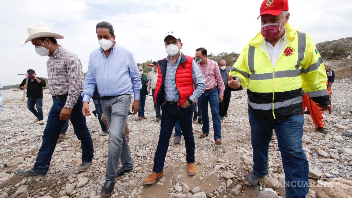 $!Participan 200 personas en búsqueda de niña saltillense arrastrada por las aguas de arroyo