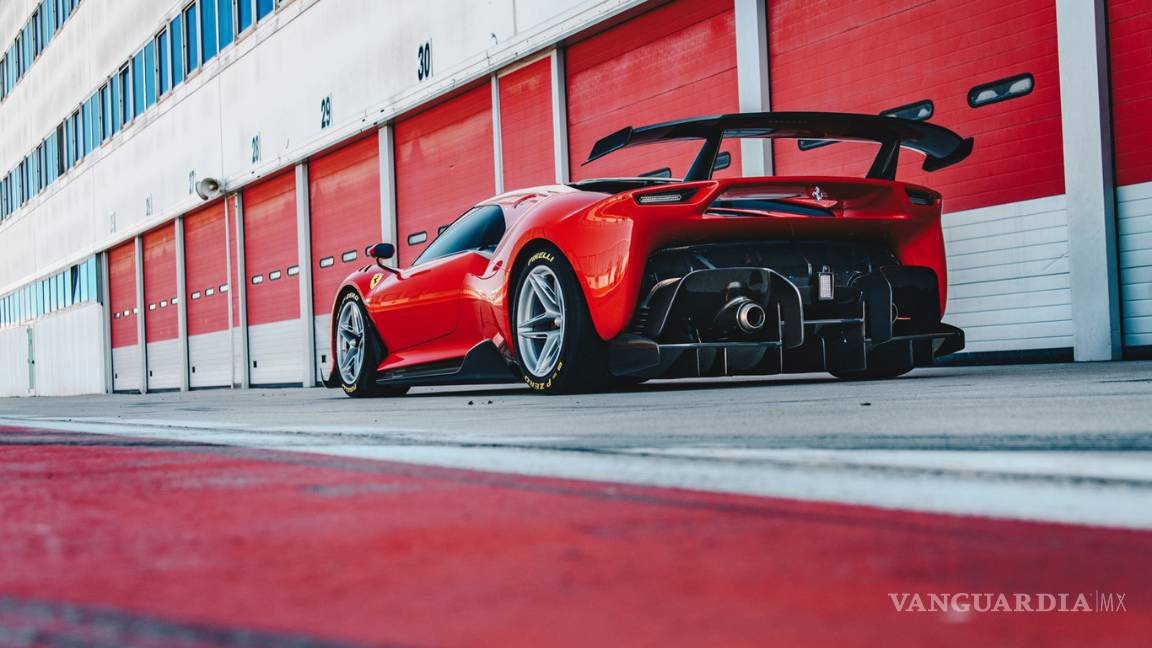 $!Ferrari P80/C, super auto exclusivo para circuito, único y hecho a medida para un solo cliente