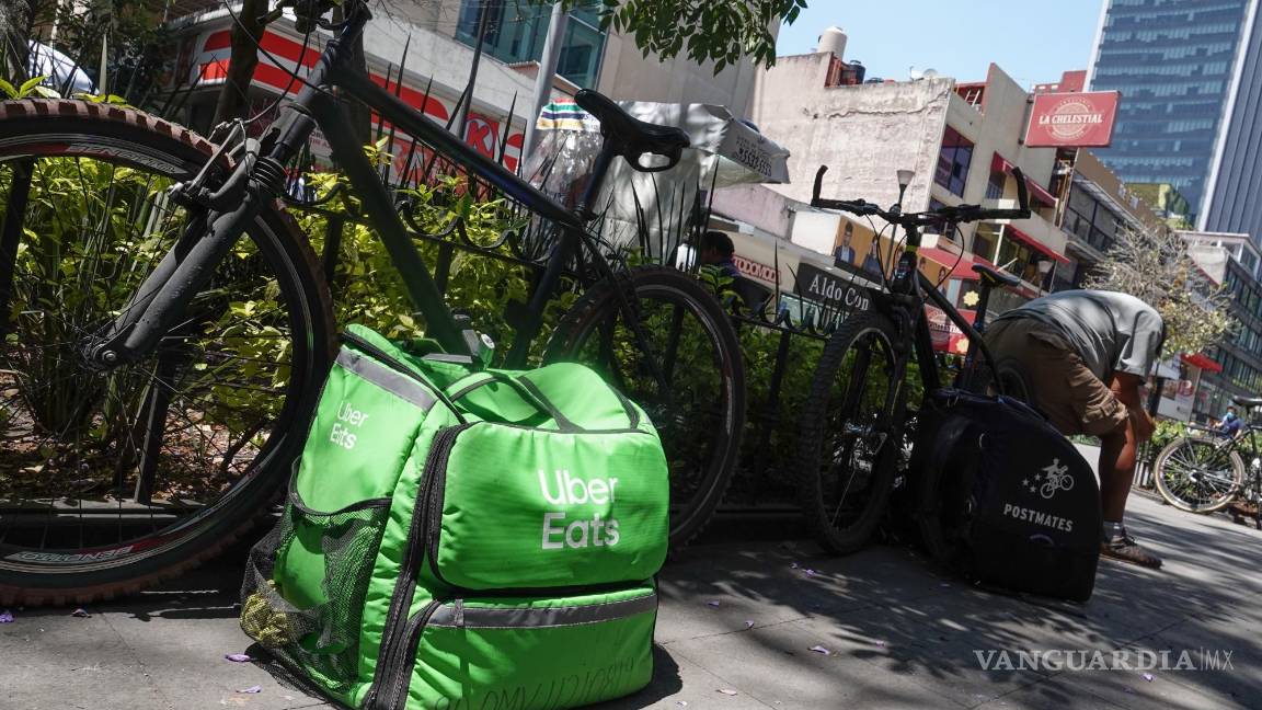 $!En la Zona Rosa se observa poca clientela en los restaurantes ya que muchas personas han decidido quedarse en casa ante la contingencia por Covid-19