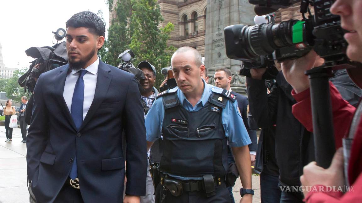 $!Retiran cargos por agresión en contra del pitcher mexicano Roberto Osuna