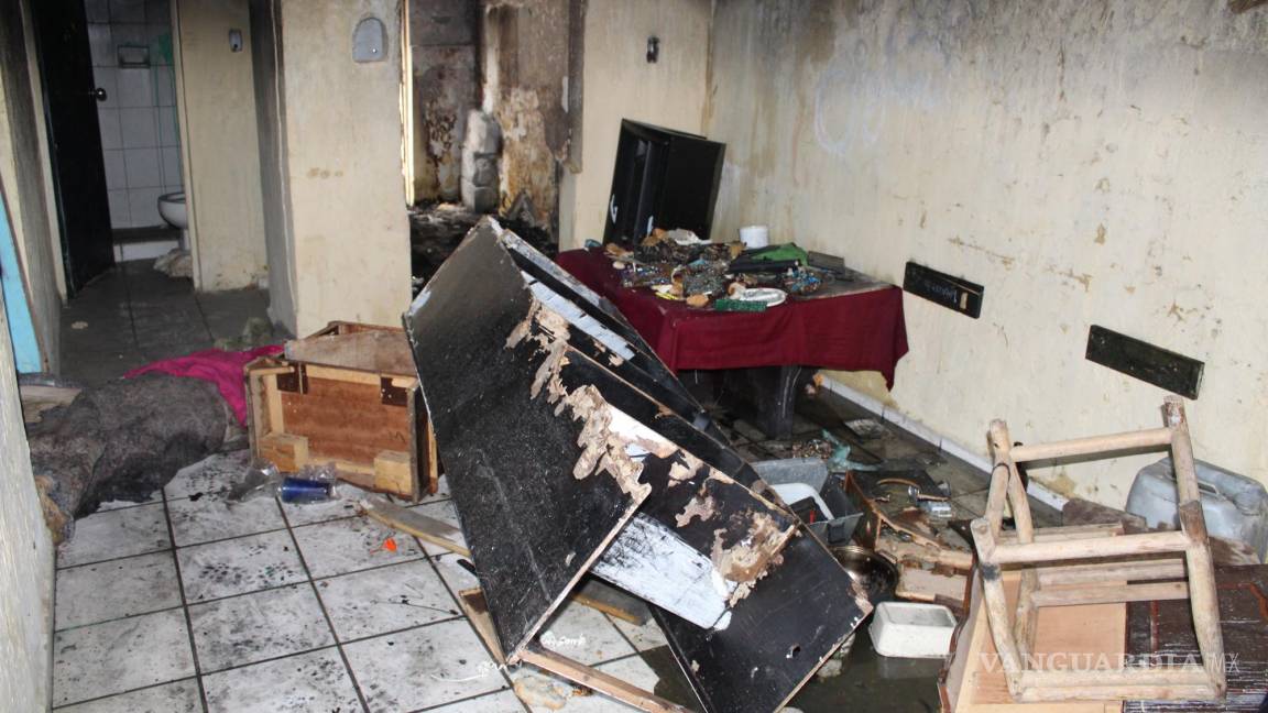 Saltillo: vecinos lo acusan de robo y le queman la casa en venganza