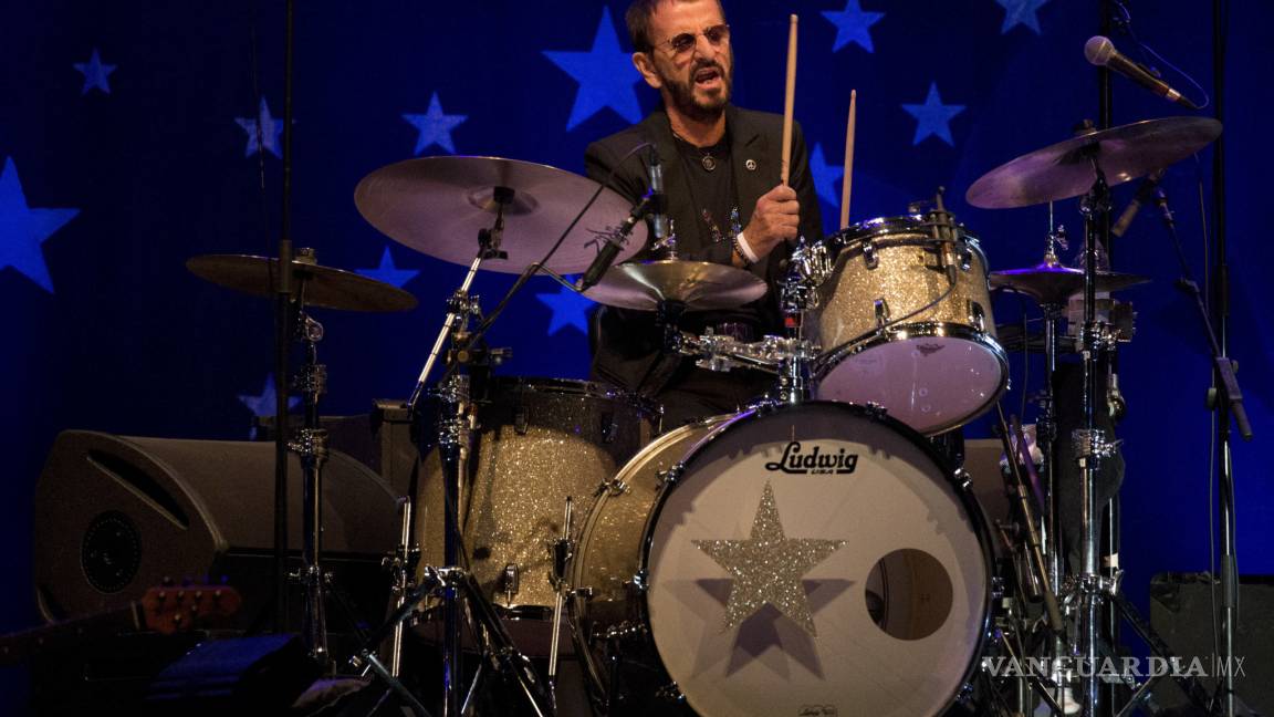 Deleita el ex Beatle Ringo Starr a miles de fans en el Radio City Music Hall