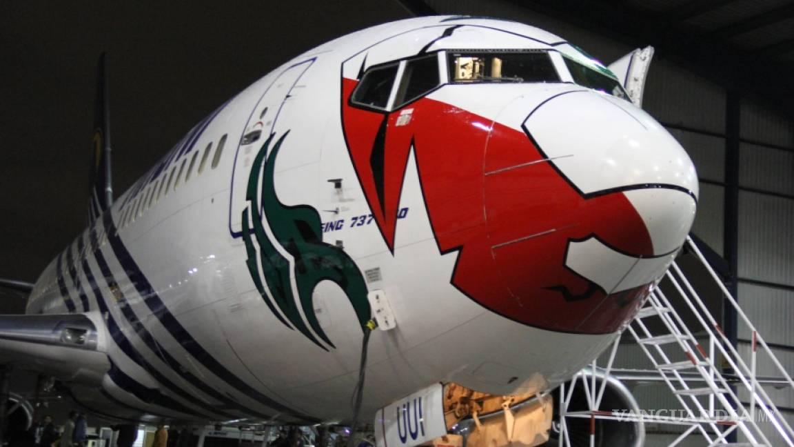 $!Presentan aviones "enmascarados" con Wagner Jr y Psycho Clown