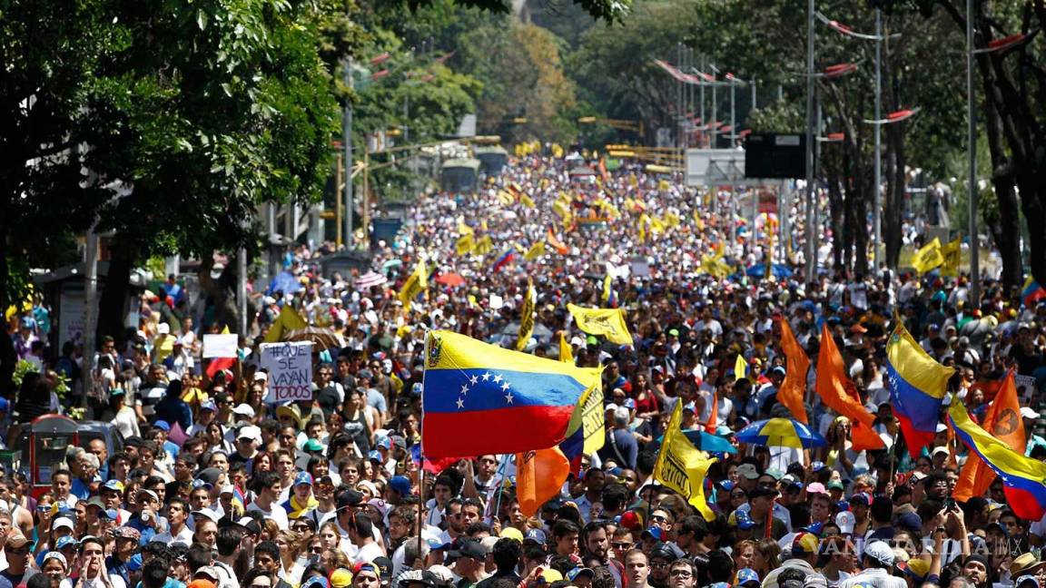 Venezuela y EU tienen un mes para definir futuro de sedes diplomáticas