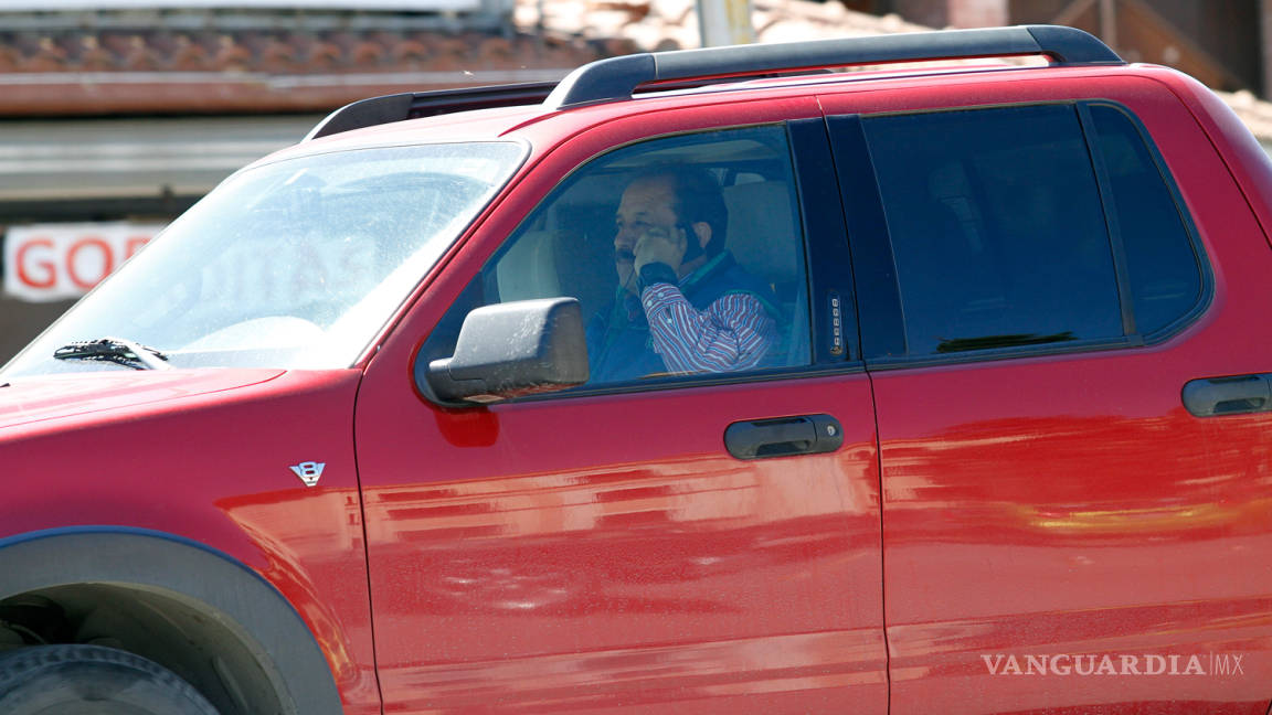 Se disparan 54% multas por conducir y usar celular en Saltillo