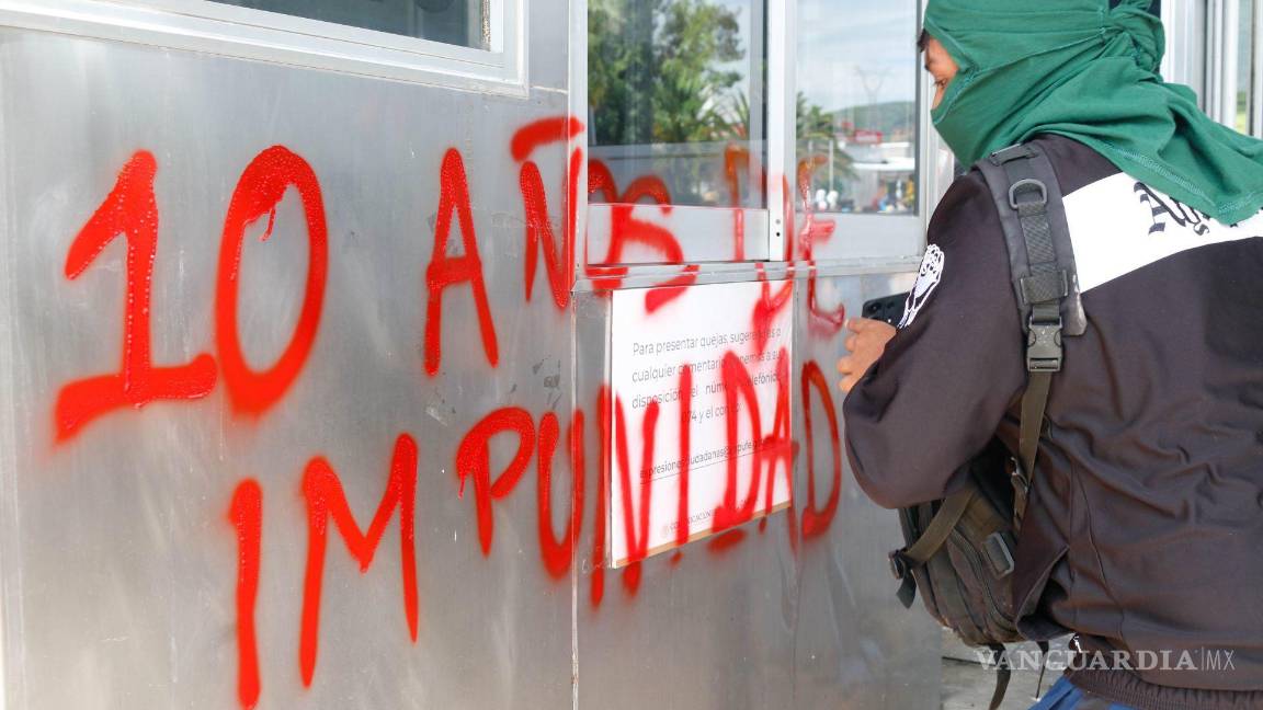 $!Diez años después se conocen más detalles del ataque y de su encubrimiento, pero todavía no está claro cuál fue el destino de los alumnos de la Normal de Ayotzinapa