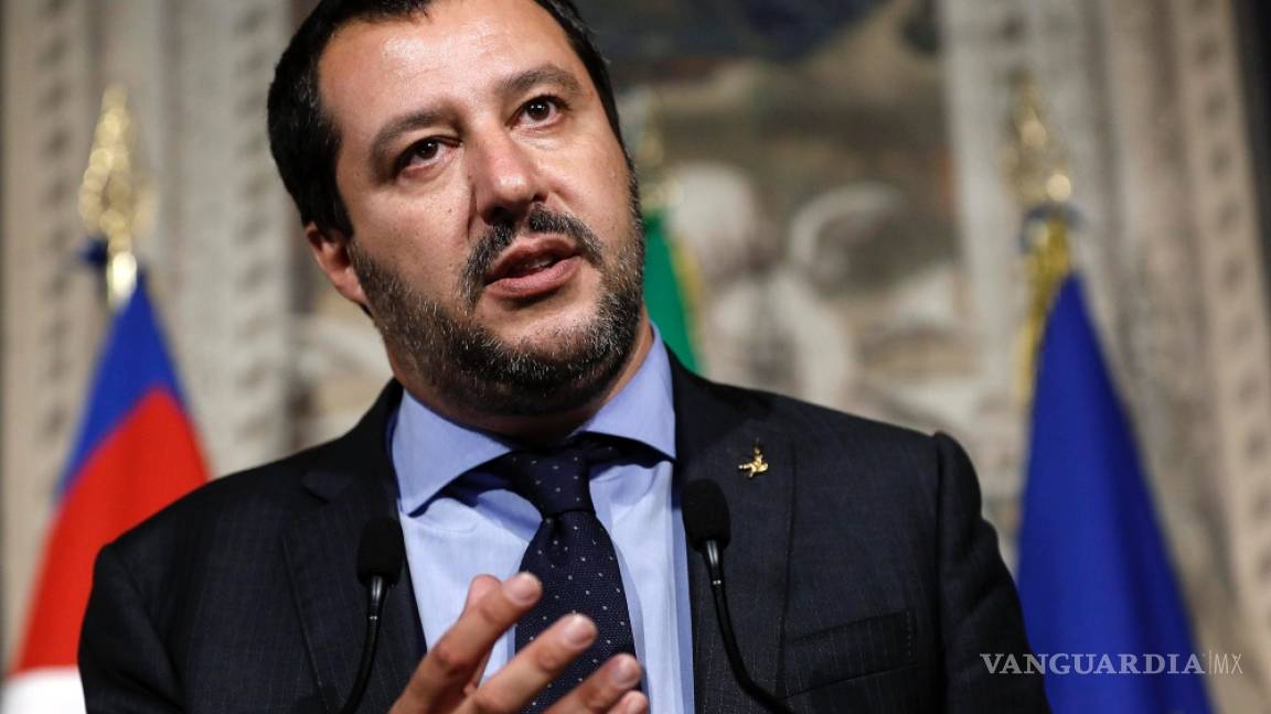 Quiere Salvini quitarle protección policiaca al escritor Roberto Saviano, amenazado por mafia