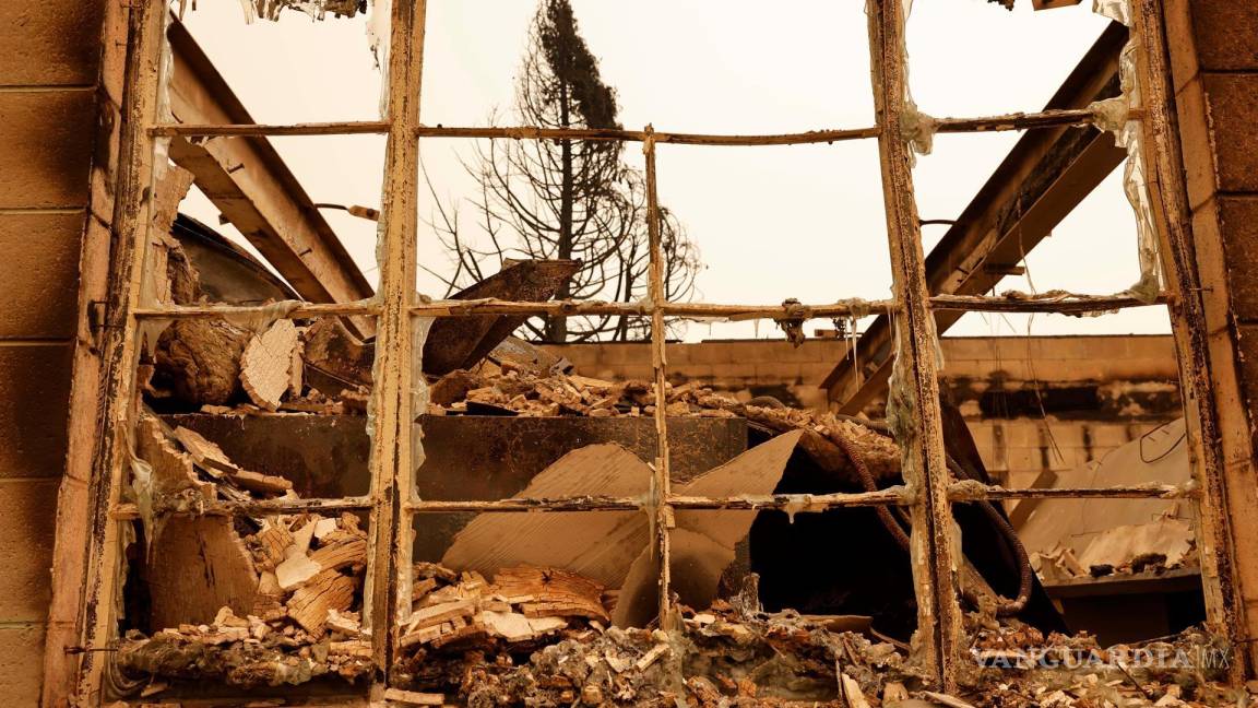 Dixie, el mayor incendio forestal en California, consume cerca de 900 estructuras