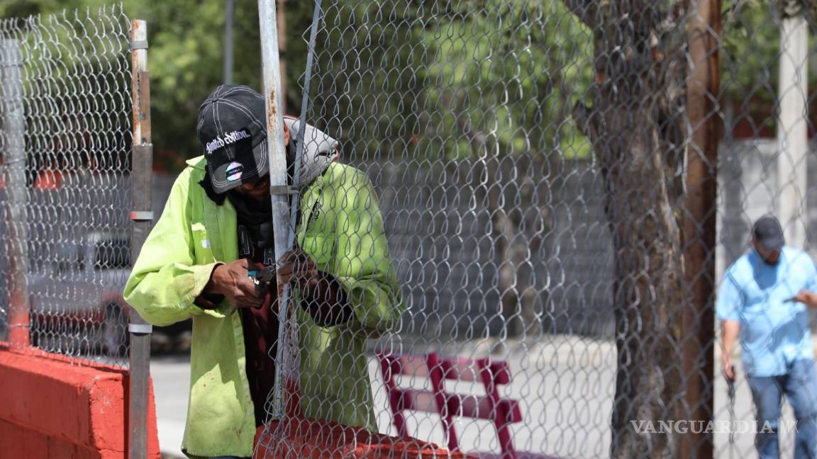 $!Cuadrillas de limpieza y mantenimiento trabajan en la colonia para devolver a las familias áreas dignas y seguras.