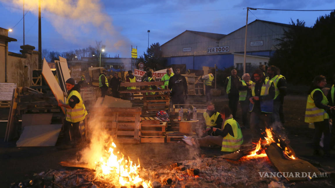 Detienen en Francia a cerca de 2 mil personas en protestas de chalecos amarillos
