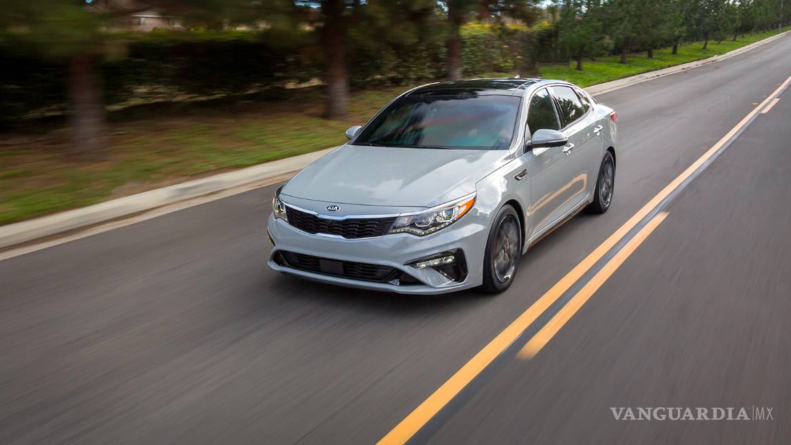 $!KIA Optima 2019 luce un facelift que lo aproxima al Stinger