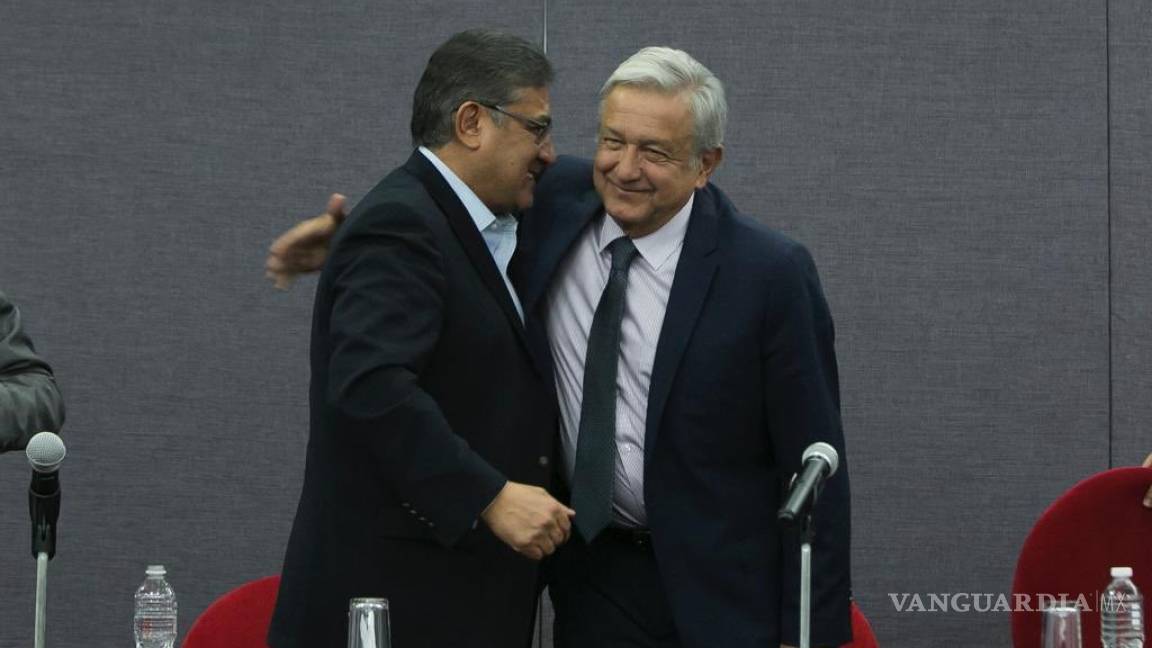 AMLO se reúne con el líder del SNTE, el coahuilense Alfonso Cepeda