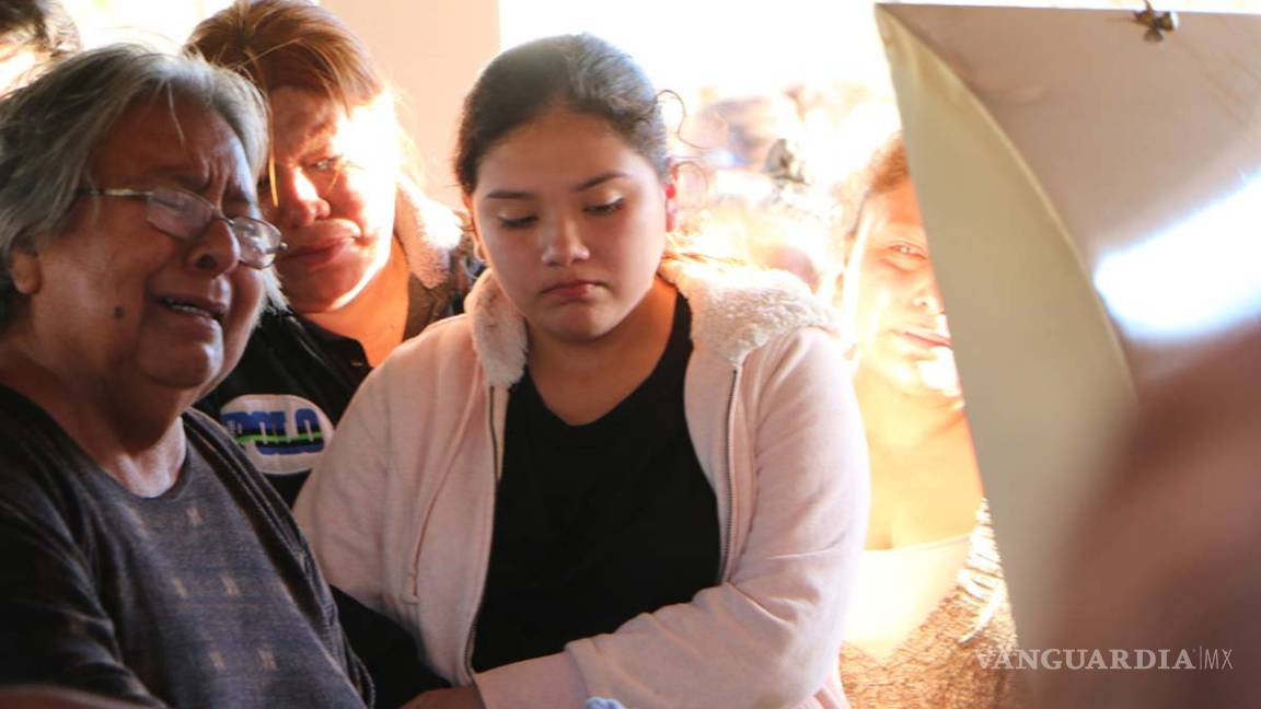 $!Despiden en Villa Unión a bombero asesinado por sicarios del CDN