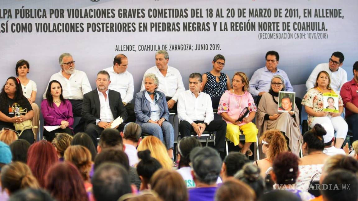 $!En junio de 2019, Encinas acompañó a la entonces secretaria de Gobernación, Olga Sánchez, a la disculpa pública del estado mexicano por la masacre en Allende.