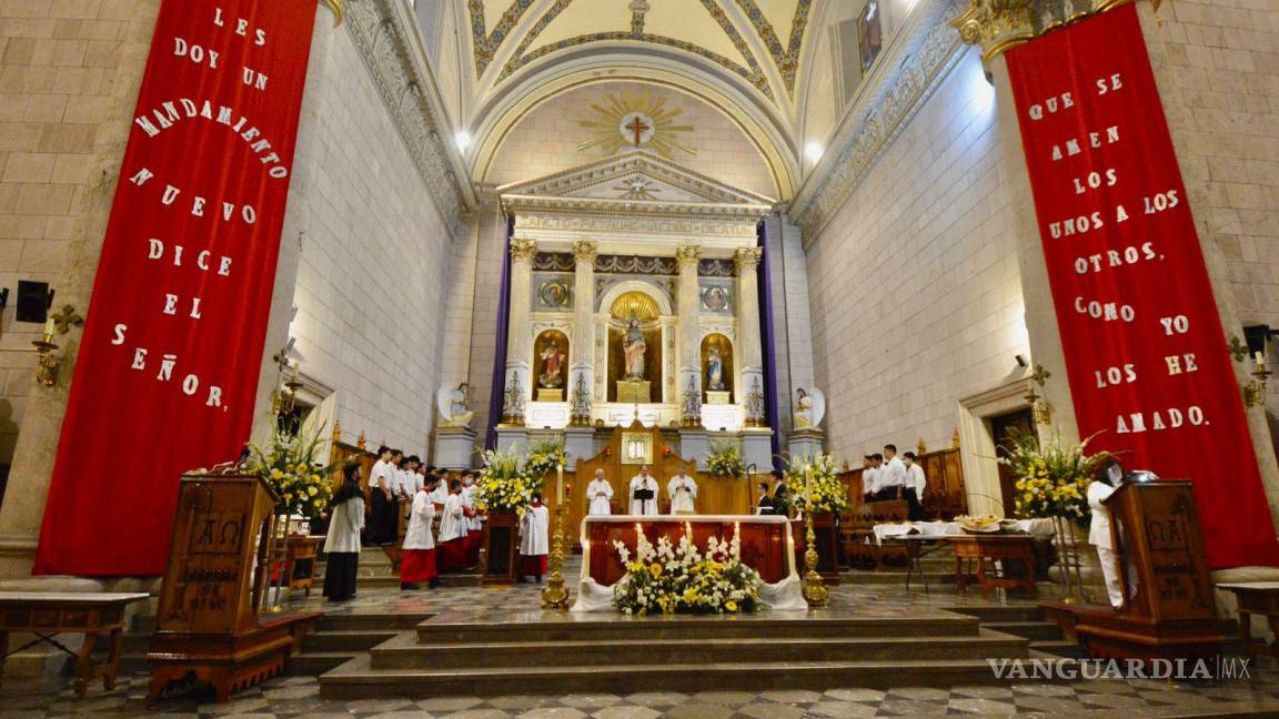 Realizan lavatorio de pies en Catedral de Saltillo para recordar a Cristo en la Última Cena