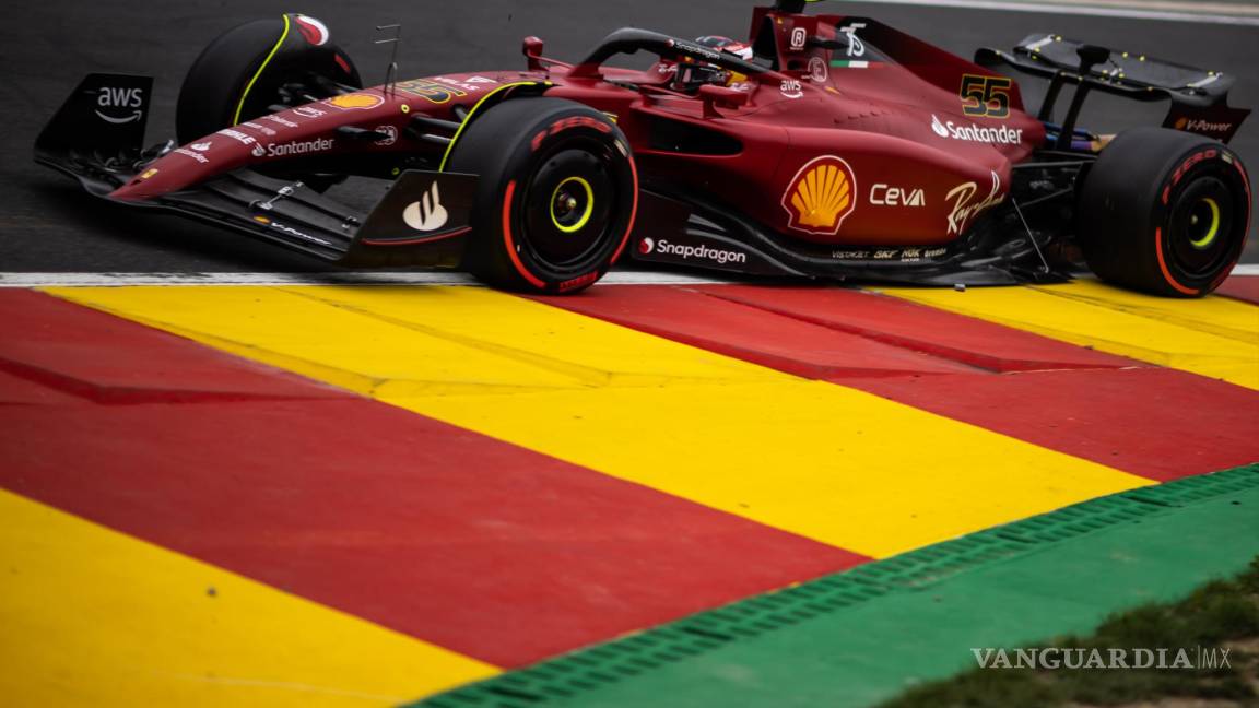 $!El español Carlos Sainz de Ferrari se llevó la pole en la reanudación de la segunda parte de la temporada 2022.