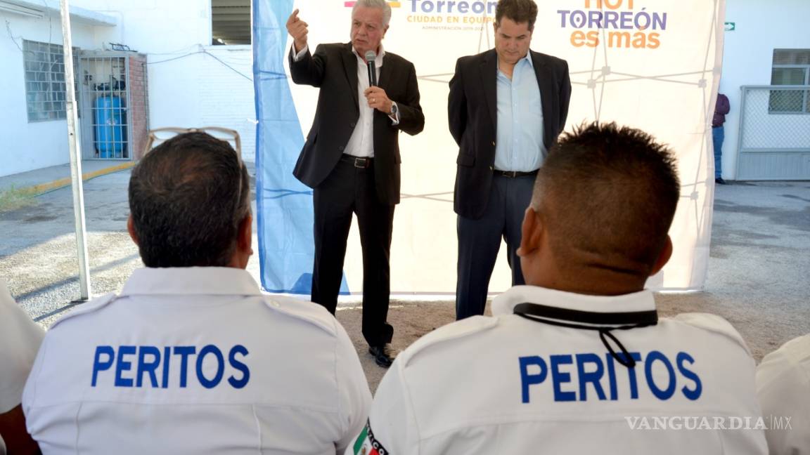 Peritos de Torreón reciben nuevos equipos de radiocomunicación