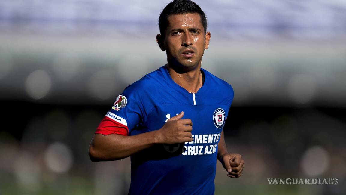 Elías Hernández, figura del Cruz Azul, está en problemas serios