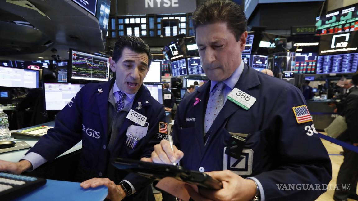 Pese a caídas en la jornada Wall Street cierra con ganancia semanal del 2%