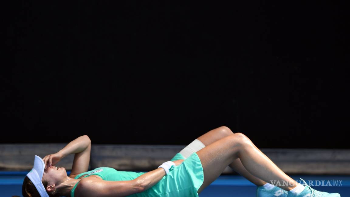 $!Sufre Alize Cornet un golpe de calor en el Abierto de Australia