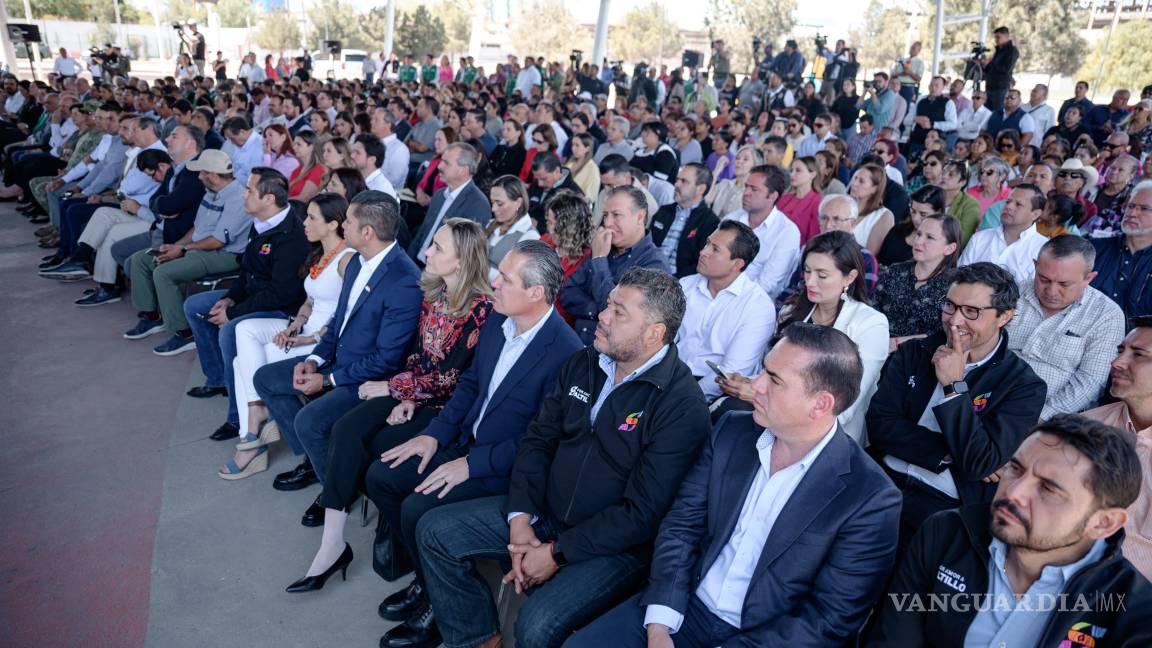 $!En un evento que reflejó la cercanía de la administración con los ciudadanos, el presidente municipal compartió los avances en infraestructura y programas sociales implementados para el bienestar de la población.