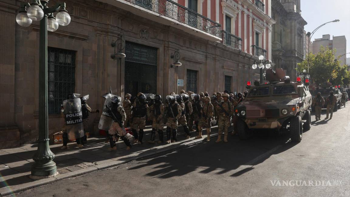 Presidente de Bolivia nombra nuevos comandantes del Ejército; militares golpistas se retiran