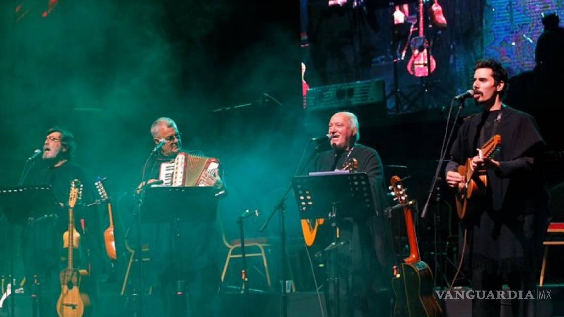 Con &quot;Cantata de Santa María&quot; Quilapayún recuerdan matanza en Chile