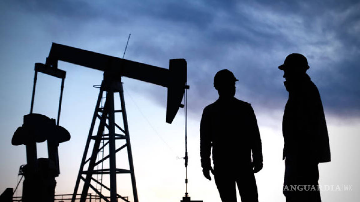 Equipo de AMLO comienza la revisión de contratos petroleros
