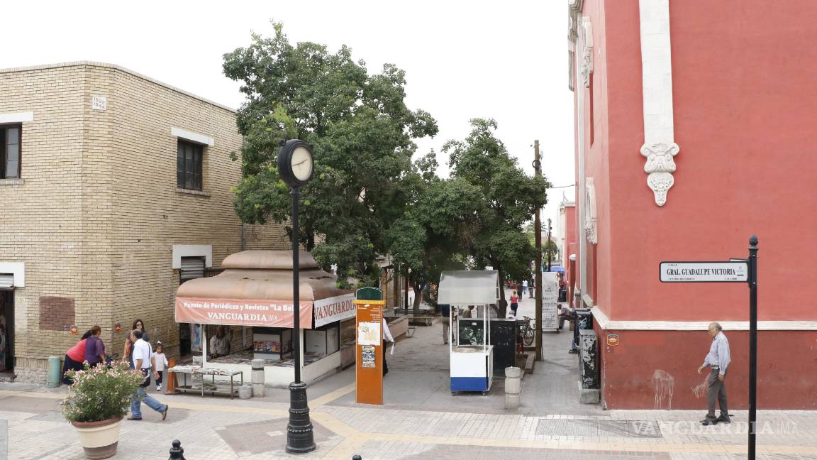 $!Desconocen saltillenses en honor a quién se puso el nombre de Padre Flores a céntrica calle