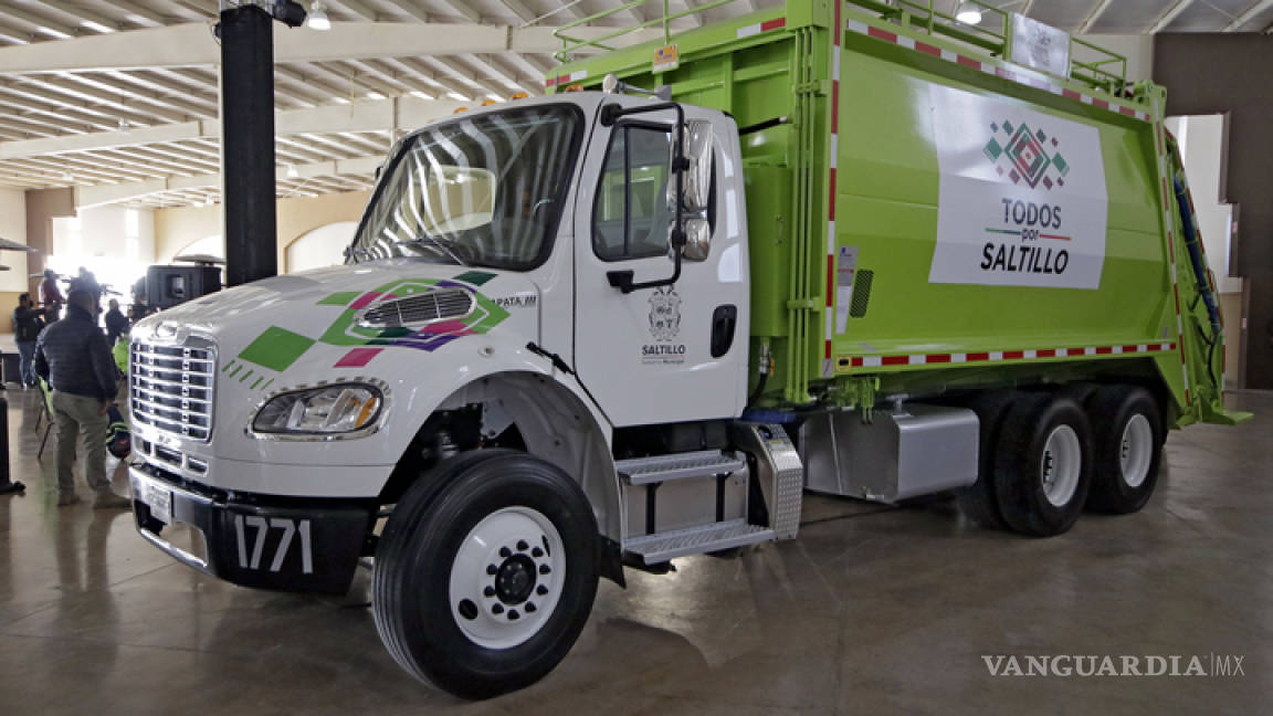 Entregan 4 camiones nuevos recolectores de basura para Saltillo