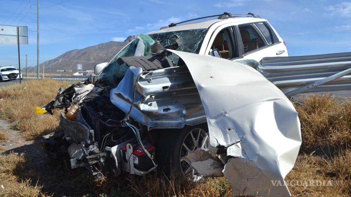 Tras quedarse dormido, conductor sobrevive milagrosamente en aparatoso accidente en Ramos Arizpe