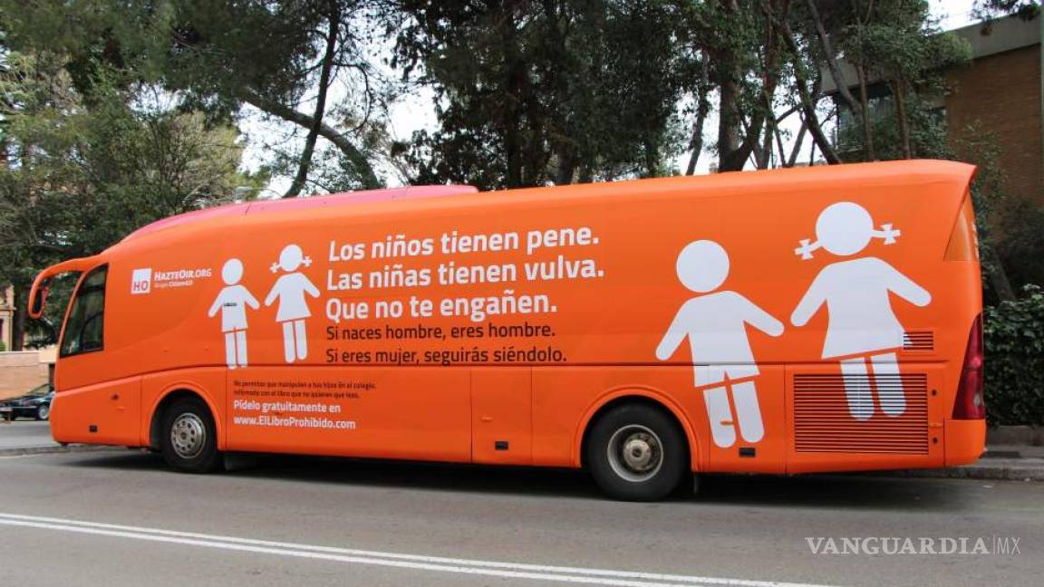 Llega a la Ciudad de México el autobús tránsfobo de la organización ultracatólica HazteOir