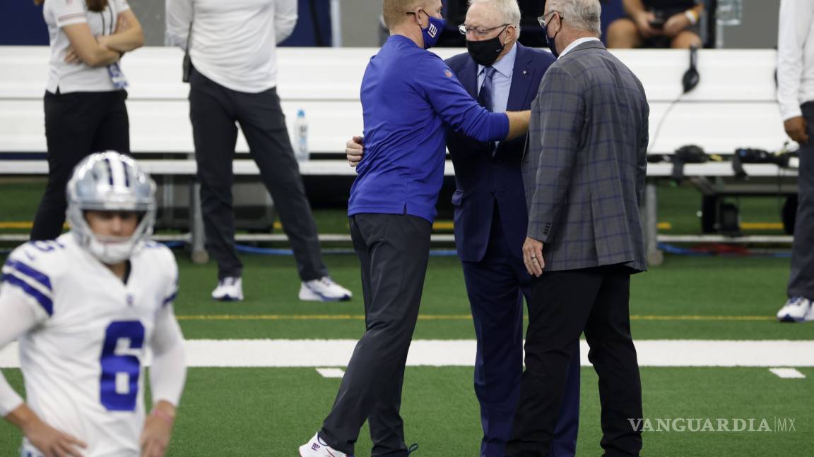 Jerry Jones, molesto con sus Cowboys