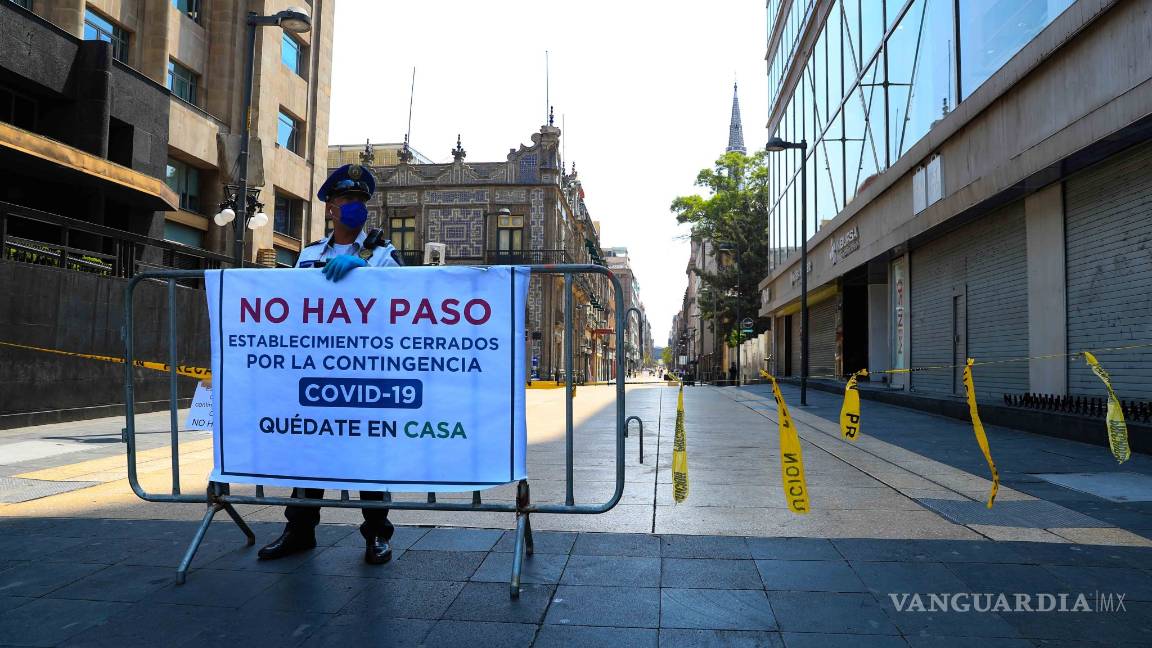 $!Coronavirus: El emblemático Zócalo de Ciudad de la CDMX luce desértico por el COVID-19