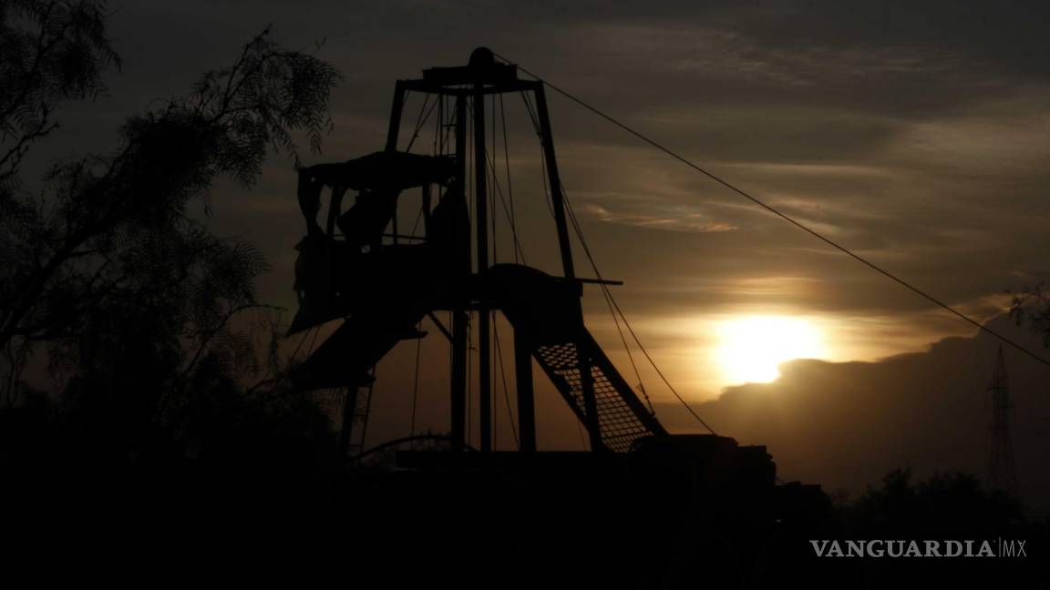 ‘Hay mayor capacidad de extracción del agua, mantengan la esperanza’: Riquelme a familiares de mineros atrapados en Sabinas