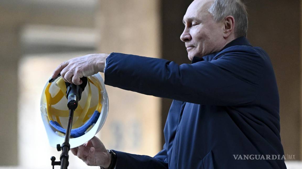 $!Reunido con sus altos funcionarios, Putin ordenó al ministro de Defensa y al jefe del Estado Mayor que pusieran a las fuerzas de disuasión nuclear en un “régimen especial de servicio de combate”.