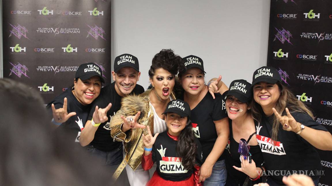 $!Fans sorprenden a Alejandra Guzmán y La Arena la reconoce