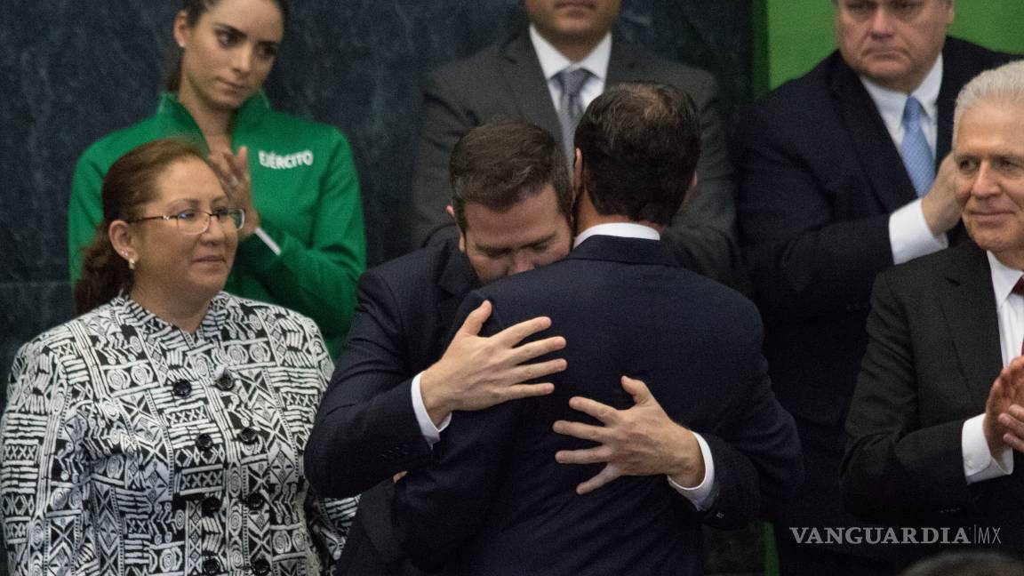 $!Entrega EPN el Premio Nacional del Deporte al 'Canelo' Álvarez y a Alegna González