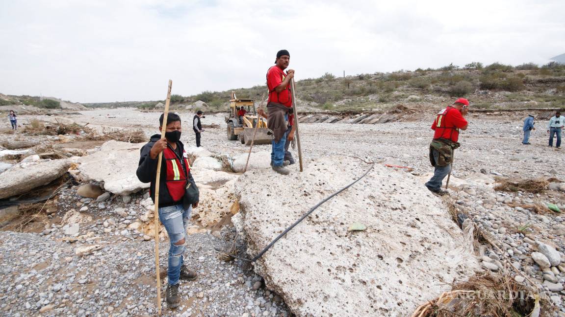 $!Participan 200 personas en búsqueda de niña saltillense arrastrada por las aguas de arroyo
