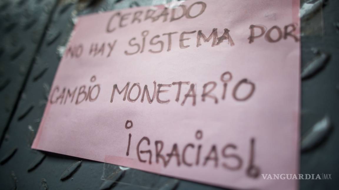 $!Venezolanos amanecen con menos ceros en sus cuentas y un país colapsado