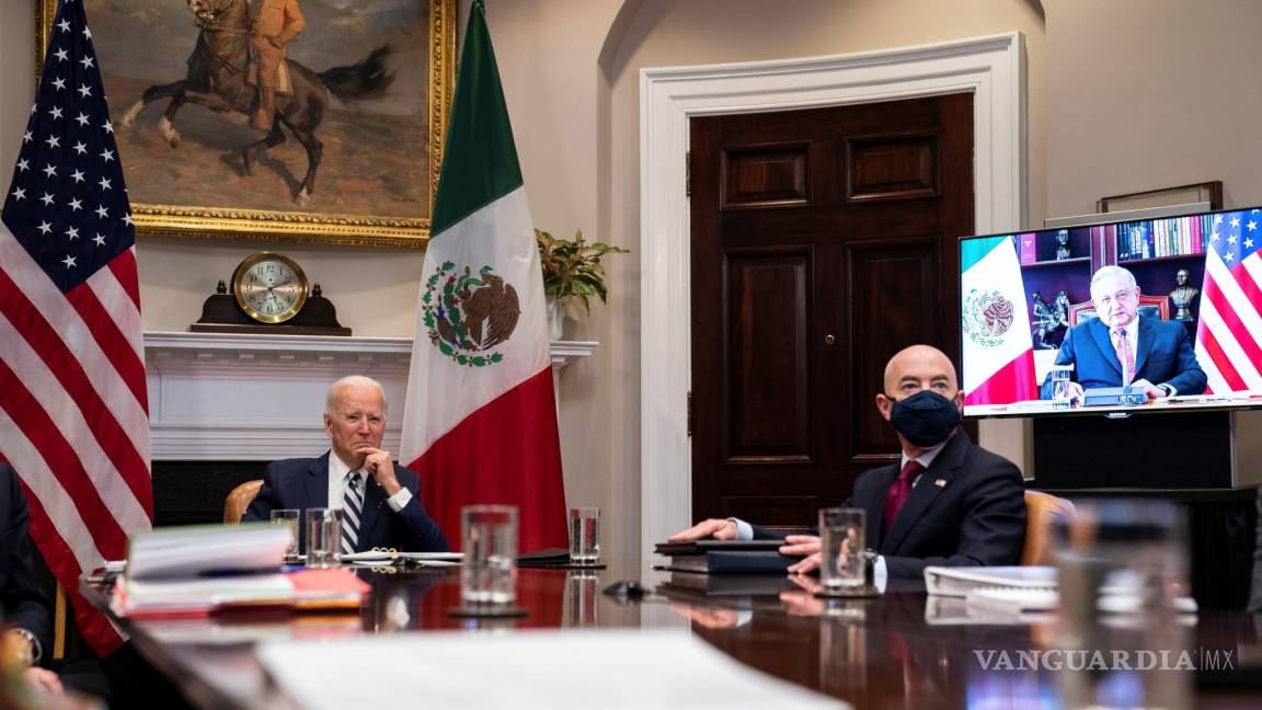 Estados Unidos tratará a México 'como un igual', dice Biden a AMLO en reunión virtual