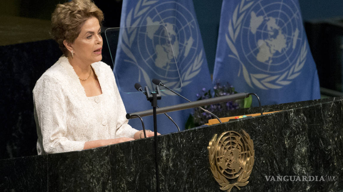 Rousseff advierte de que batallará contra una destitución “ilegal”