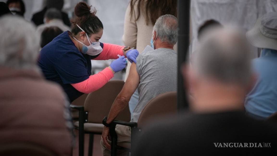 En California priorizan vacunar a trabajadores agrícolas, aunque sean indocumentados