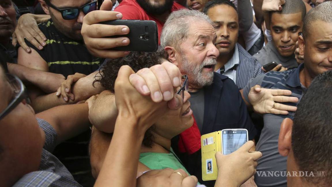 $!Ante cientos de militantes y llorando, Lula avisa que sigue en pie