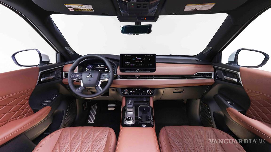 $!Los asientos delanteros cuentan con calefacción y el clúster digital y la pantalla central de 12.3 pulgadas dominan el tablero.