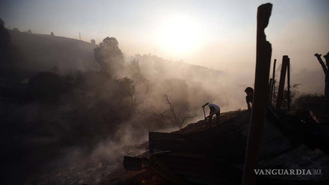 Se quema casa de bombero chileno mientras él ayudaba en otro incendio