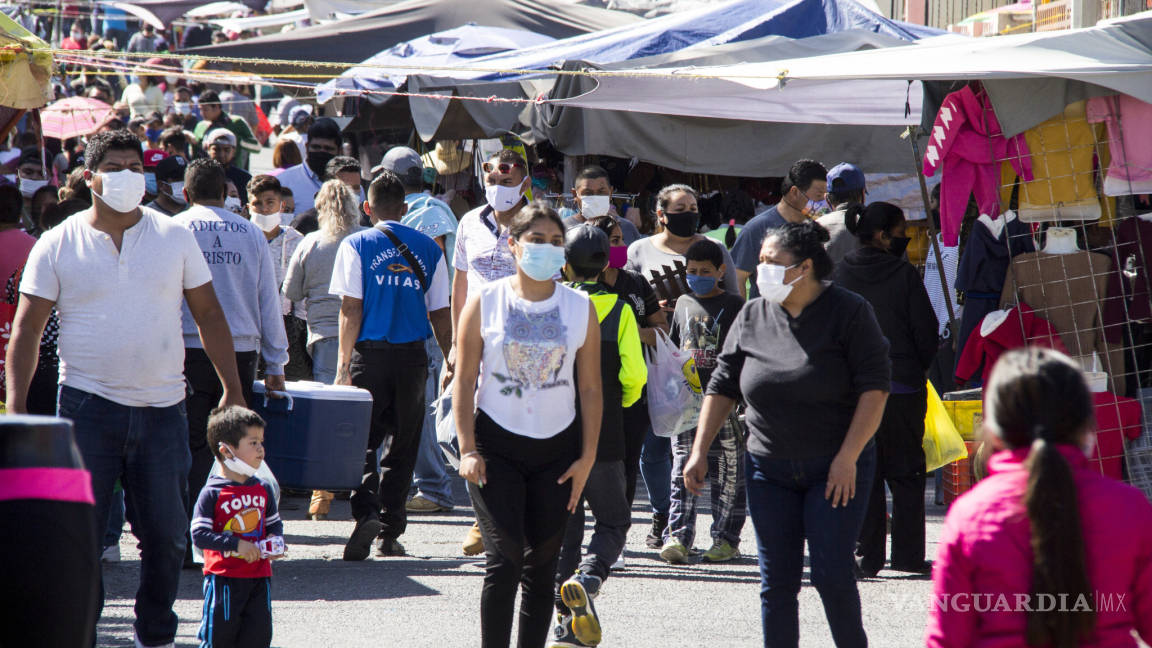 Con hospitales a tope, sigue afluencia en calles ¿sin temor al COVID-19?