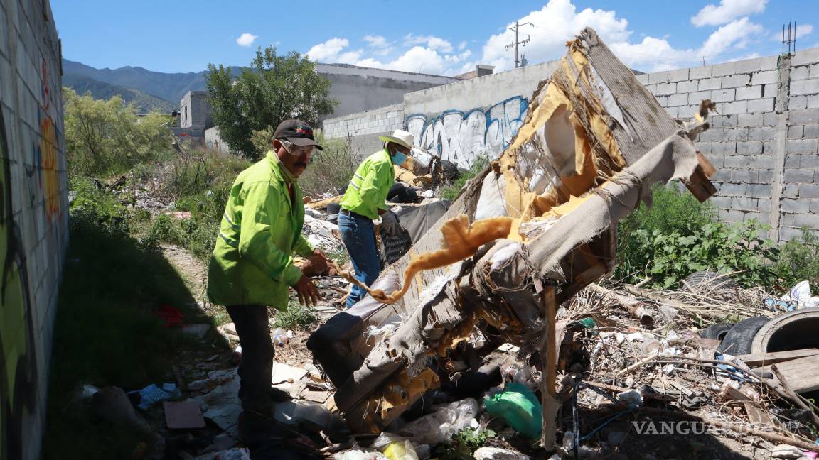 $!Todo tipo de deshechos son arrojados a los arroyos de la ciudad.