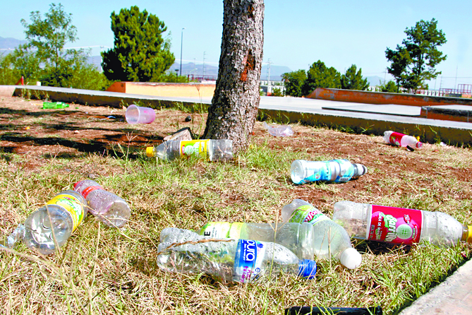 $!Basura, graffiti y hasta ingesta de alcohol en la zona extrema del Bosque Urbano Saltillo