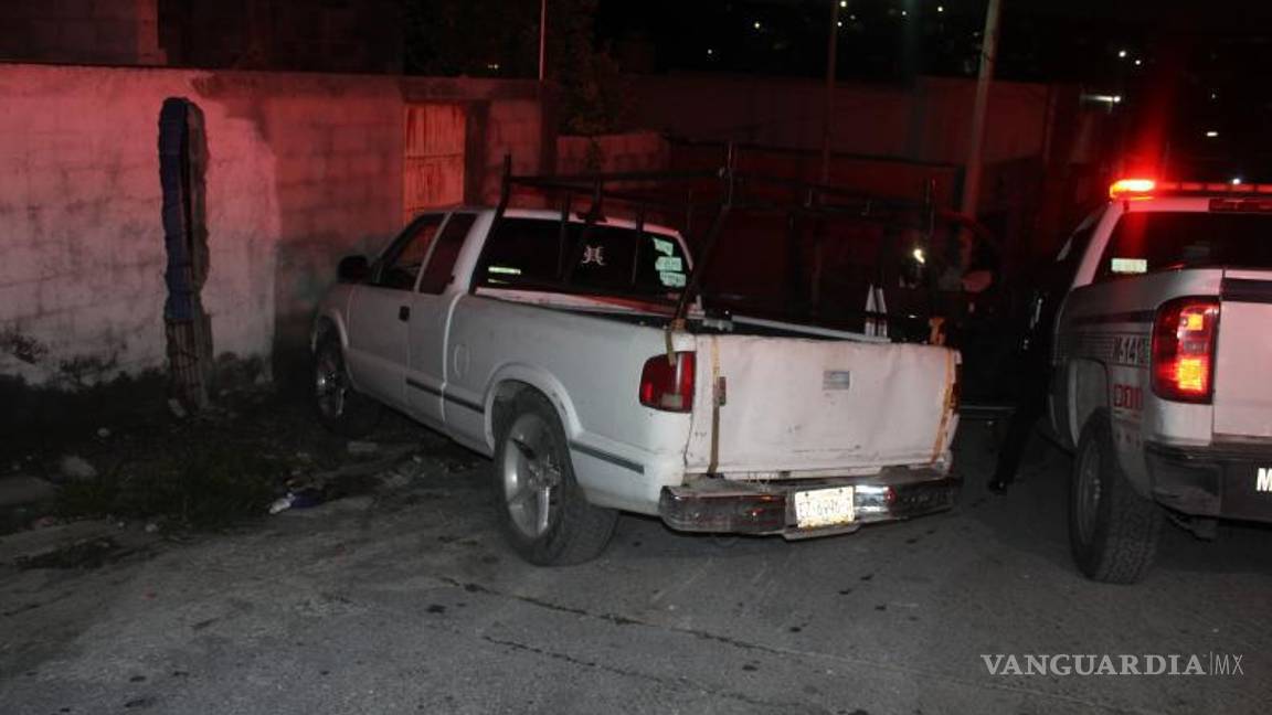 $!La camioneta Ranger involucrada en el accidente que puso en riesgo la vida de un menor en Saltillo.